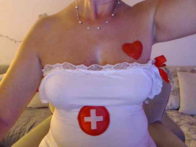 goodSnowQueen webcam