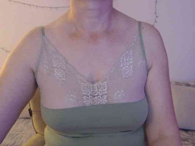 goodSnowQueen webcam