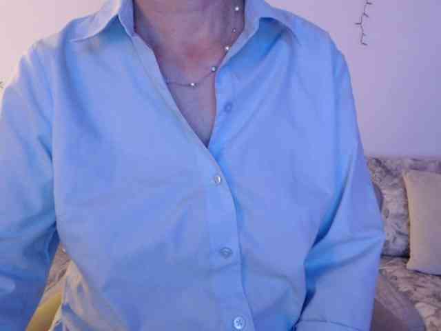 goodSnowQueen webcam