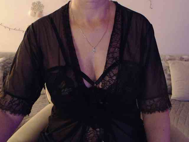 goodSnowQueen webcam