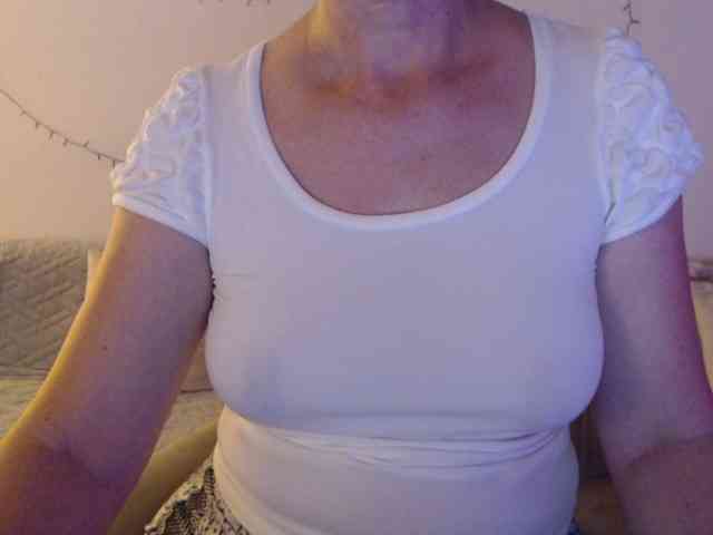 goodSnowQueen webcam