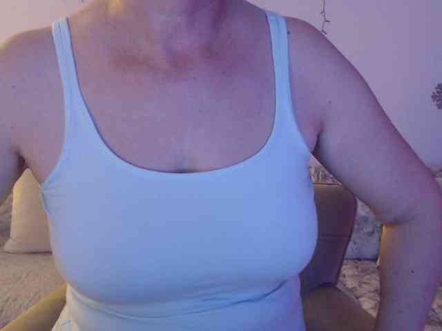 goodSnowQueen webcam