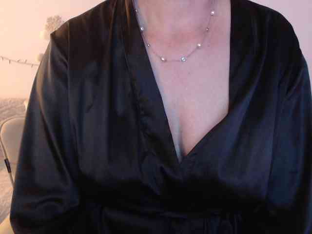 goodSnowQueen webcam