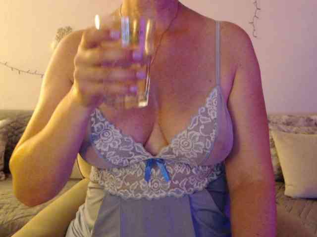goodSnowQueen webcam