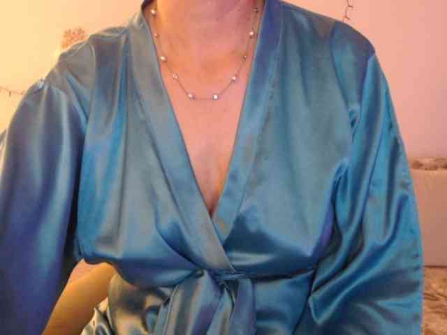 goodSnowQueen webcam