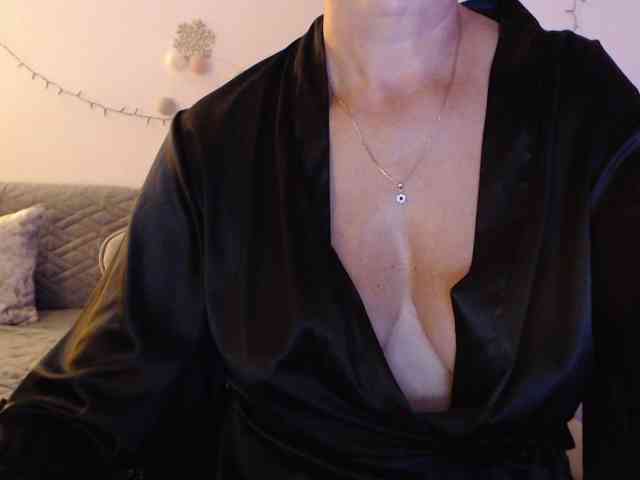 goodSnowQueen webcam