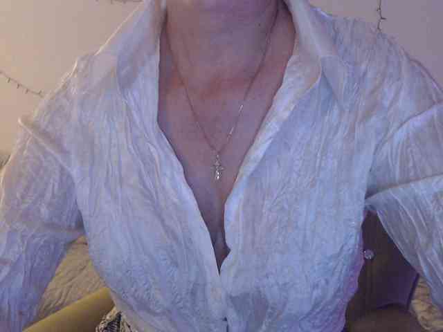 goodSnowQueen webcam