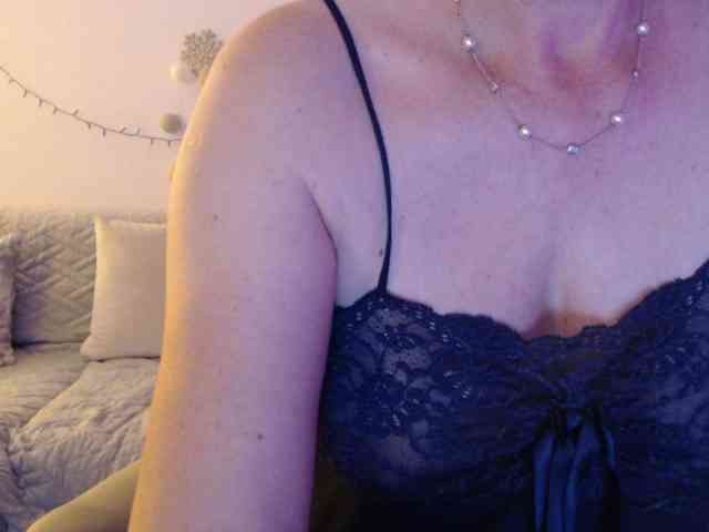 goodSnowQueen webcam