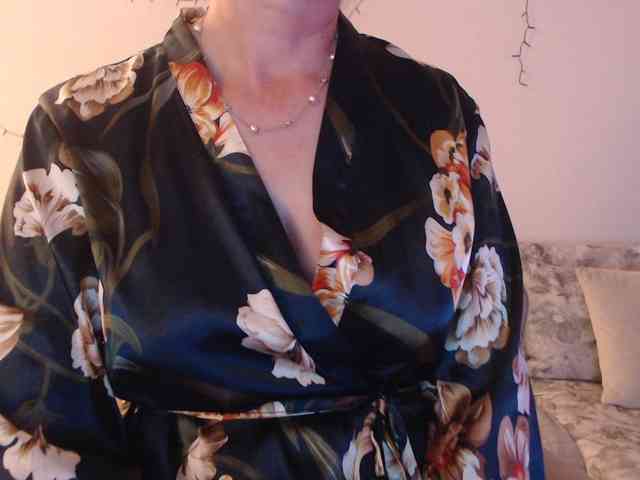 goodSnowQueen webcam