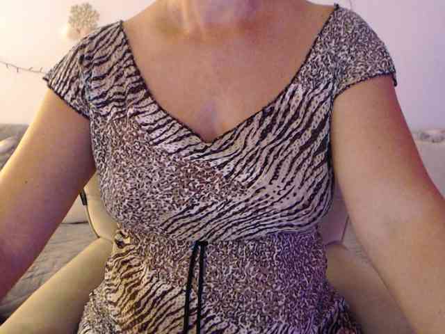 goodSnowQueen webcam