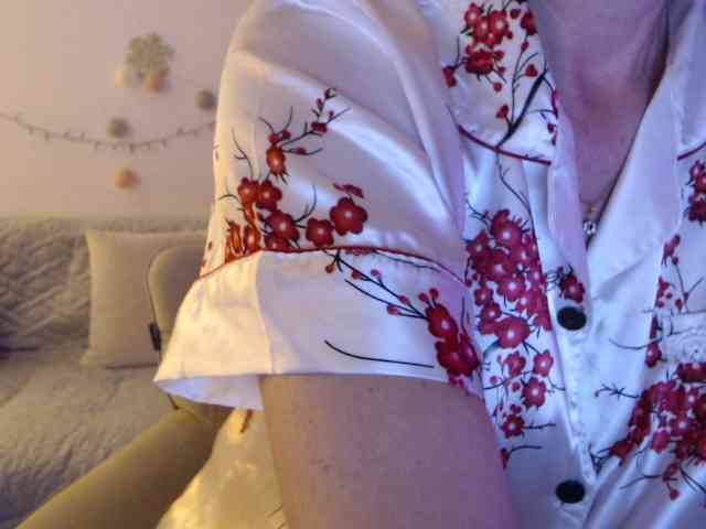 goodSnowQueen webcam