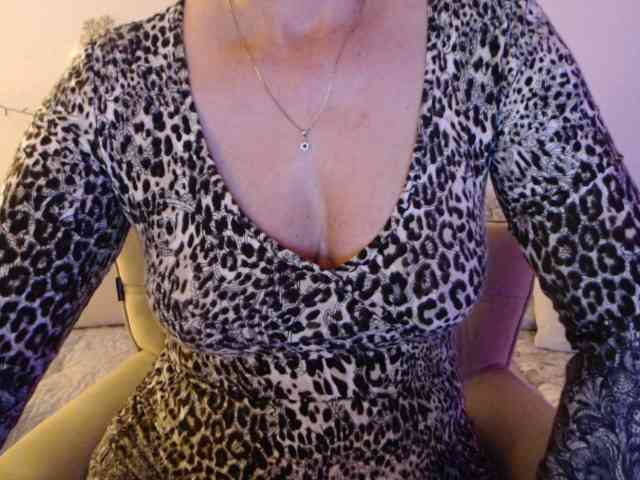 goodSnowQueen webcam