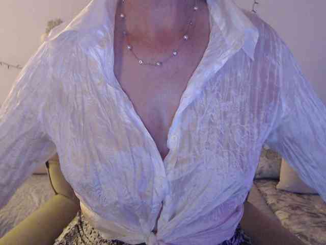 goodSnowQueen webcam