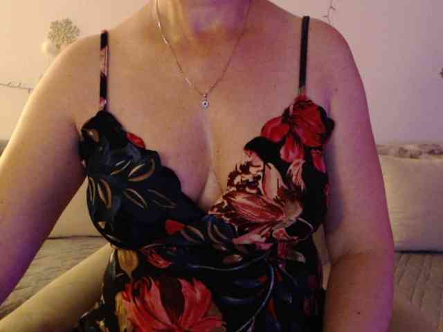 goodSnowQueen webcam