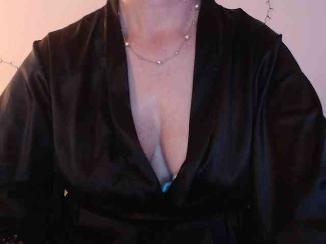 goodSnowQueen webcam