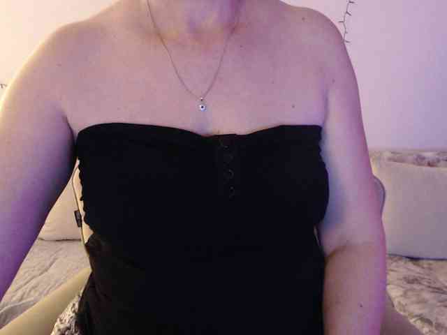 goodSnowQueen webcam