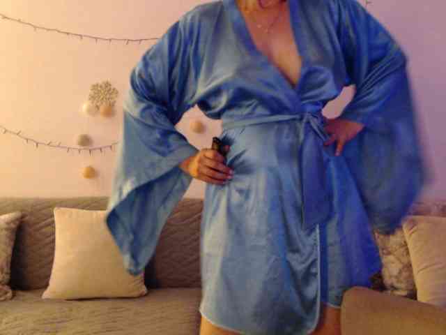 goodSnowQueen webcam