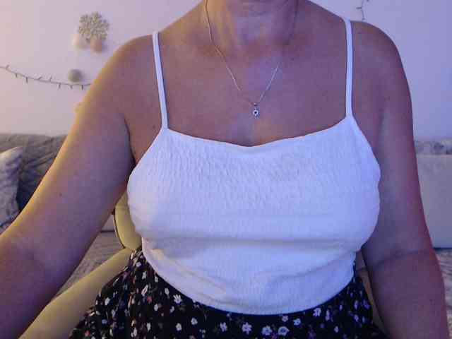 goodSnowQueen webcam