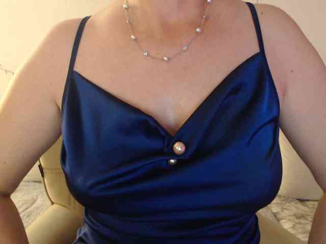 goodSnowQueen webcam