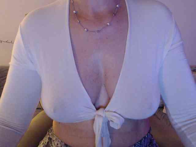 goodSnowQueen webcam