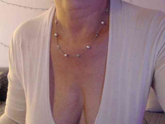 goodSnowQueen webcam