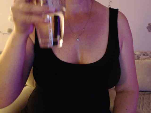 goodSnowQueen webcam