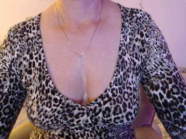 goodSnowQueen webcam