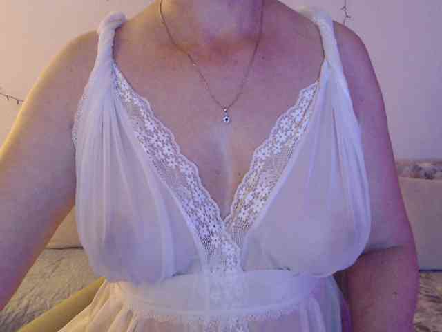 goodSnowQueen webcam