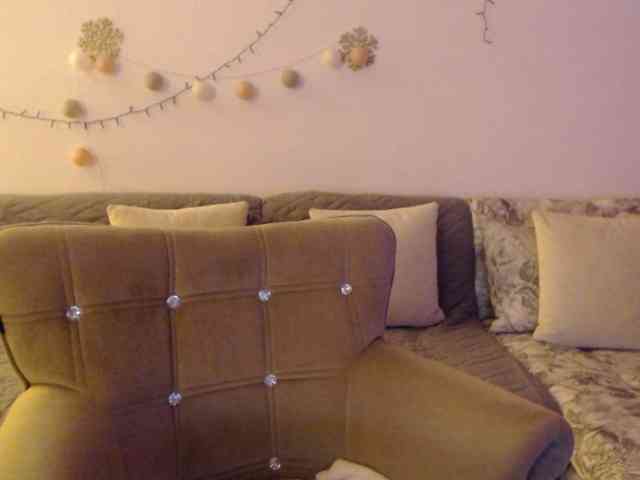 goodSnowQueen webcam