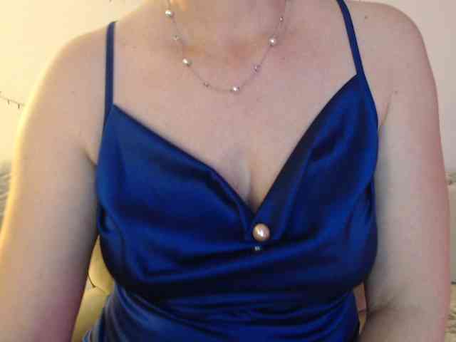 goodSnowQueen webcam