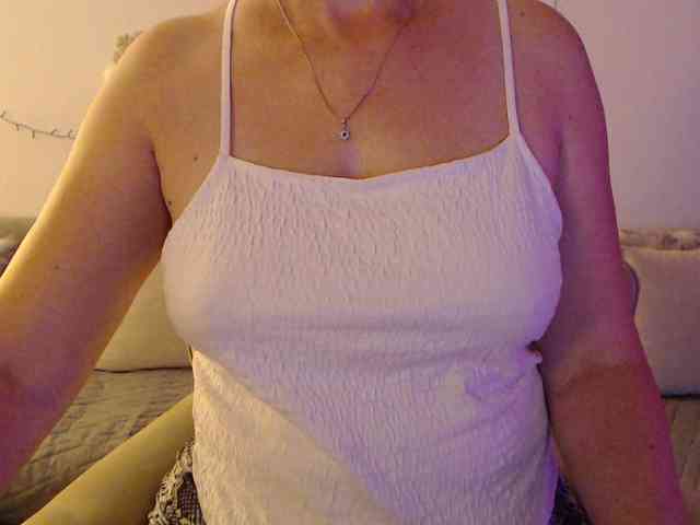 goodSnowQueen webcam