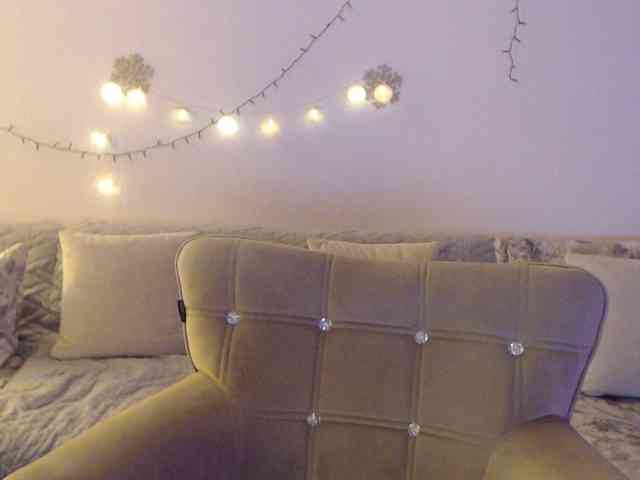 goodSnowQueen webcam