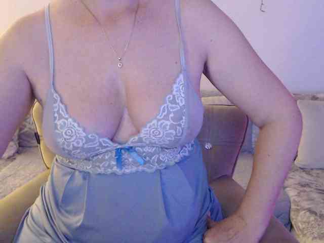 goodSnowQueen webcam