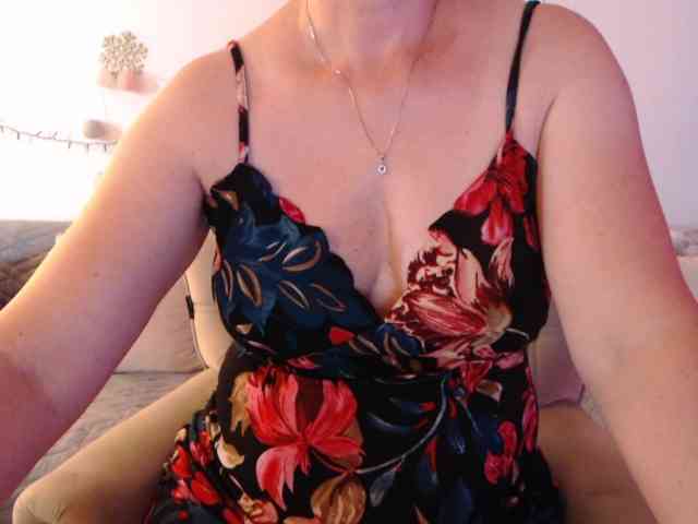 goodSnowQueen webcam