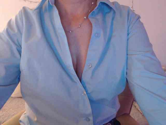 goodSnowQueen webcam