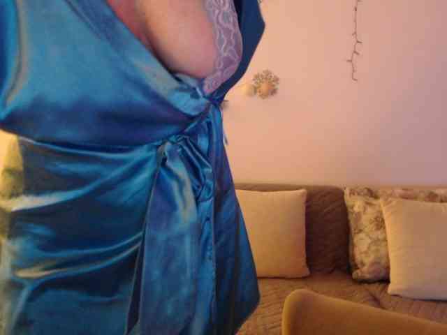 goodSnowQueen webcam