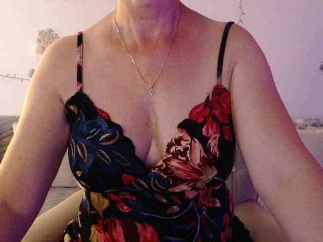 goodSnowQueen webcam