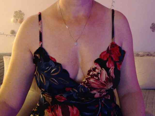 goodSnowQueen webcam
