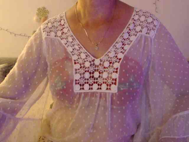 goodSnowQueen webcam