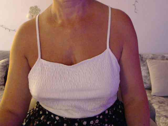 goodSnowQueen webcam