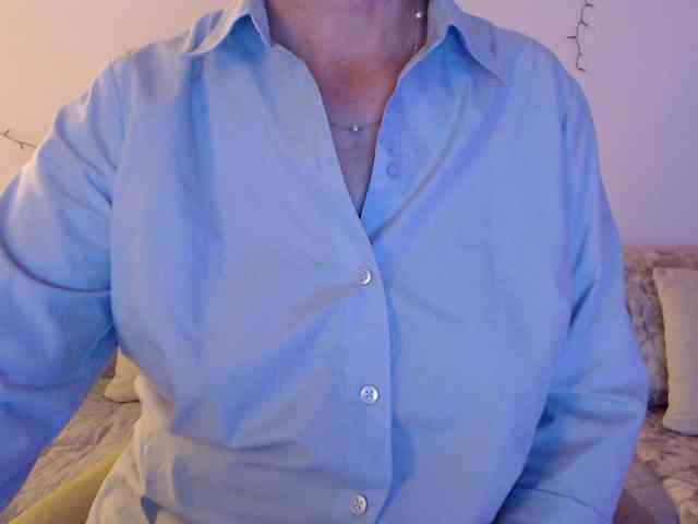 goodSnowQueen webcam