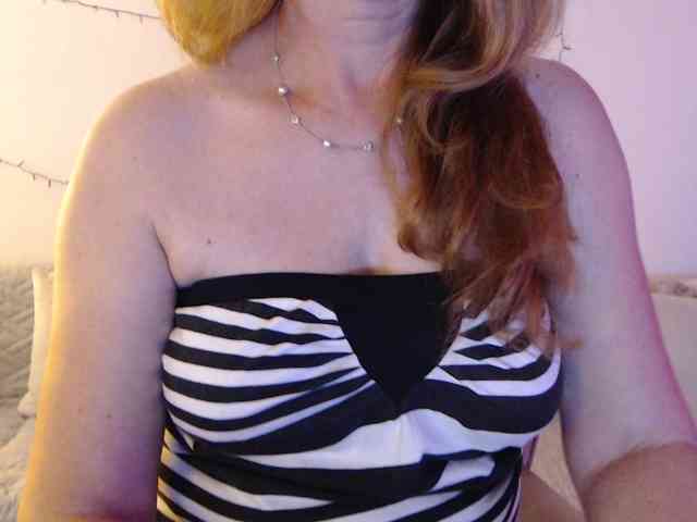 goodSnowQueen webcam