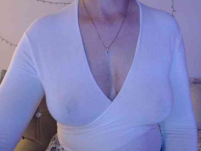 goodSnowQueen webcam