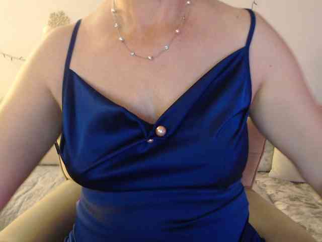 goodSnowQueen webcam