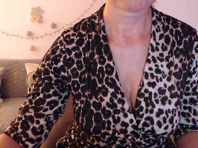 goodSnowQueen webcam