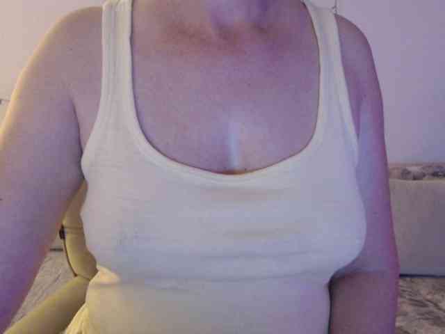 goodSnowQueen webcam