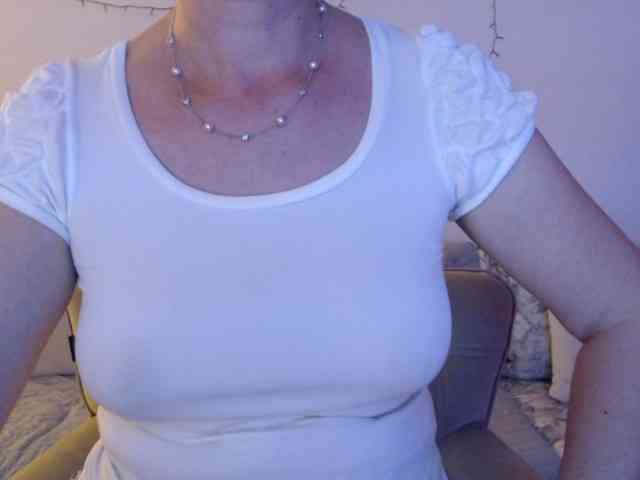 goodSnowQueen webcam