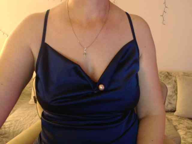 goodSnowQueen webcam