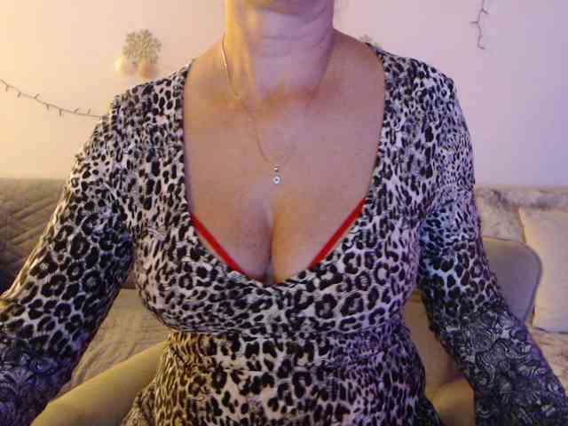 goodSnowQueen webcam