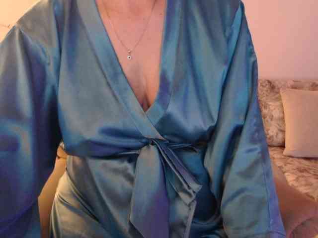 goodSnowQueen webcam
